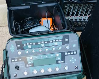 KEMPER PROFILER WITH BOOKLET AND CARRY CASE