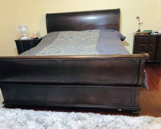SLEIGH KING BED WITH DOUBLE REMOTE CONTROL, PAULA DEEN HOME