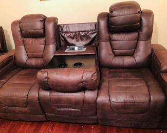 HOME THEATRE SEATING WITH CUP HOLDERS AND PLUG IN