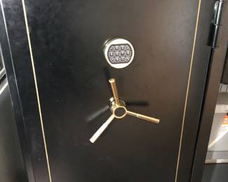 Large gun safe with digital combo and three prong spinning handle for Entry