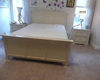 Bassett Furniture Queen Oak Headboard, Footboard & Side Rails