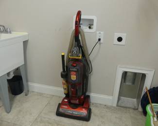 Eureka "The Boss 4D" Wide Track 12 Amp Vacuum Model 5893