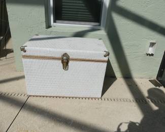 Redman White Wicker Trunk - 28" x 16" x 19½" - Great for Poolside Storage or Cocktail Table