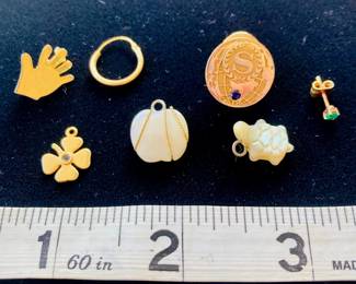 HPT130 Antique Gold Jewelry Pieces