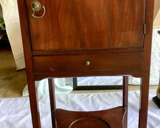 HPT140 Vintage Curio Cabinet, Lamps, Mirror