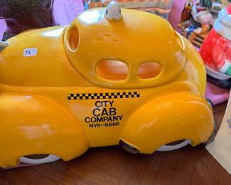 VINTAGE JAMESTOWN 1980'S CABBIE COOKIE JAR