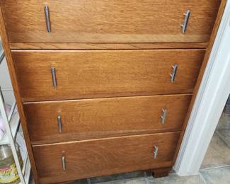 4 Drawer Antique Dresser in Oak