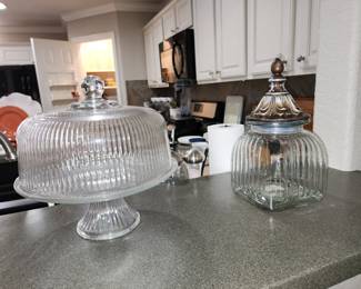 Cake Plate with Dome - Canister
