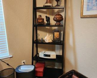 Display Shelf - Paper Schredder - Decor