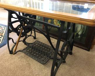 SEWING MACHINE TABLE