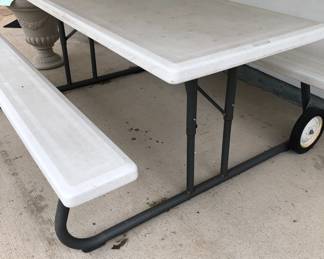 PICNIC TABLE