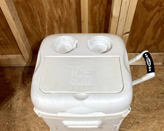 Igloo cooler