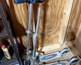 2 razor scooters