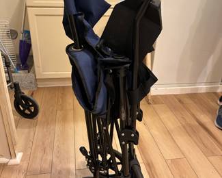 COLLAPSIBLE WHEEL CHAIR.