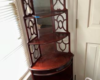 MAHOGANY CORNER SHELF/CABINET.