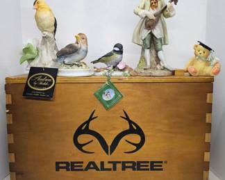 Realtree Box, Landro Figurine, Cherished Teddies & 3x Bird Porcelain Figurine