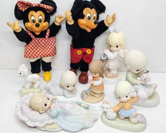 *Vintage Applause Minnie & Mickey Mouse Plush Set
Various Precious Moments Figurines