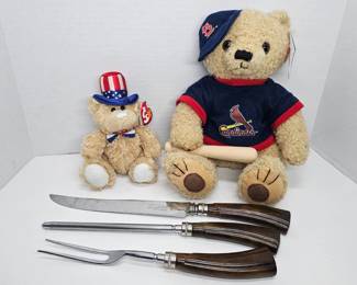 Ty Beanie Baby Independence w/ Tag.  Good Stuff St. Louis Cardinals Bear w/ Wood Bat & Tag.  Washington Forge Sheffield 3-Piece Carving Set.