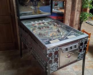 Space Invaders pinball machine, 1980, Bally