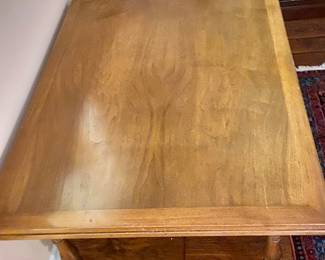 BUY IT NOW!$400 Draw Leaf Dining Table  42"x56"x29"h