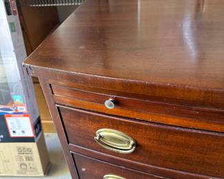 BUY IT NOW!$350. Williams Kimp - English Bowfront Mahogany Dresser  