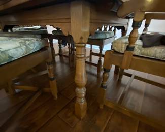 BUY IT NOW!$400 Draw Leaf Dining Table  42"x56"x29"h