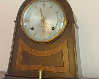 New Haven mantle clock