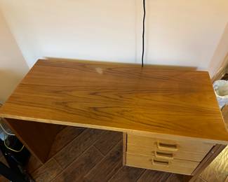 BUY IT NOW!$180.Vintage 3-drawer Oak Desk  