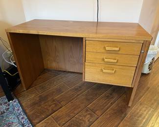 BUY IT NOW!$180. Vintage 3-drawer Oak Desk 