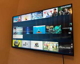 43" Samsung Flat Screen TV - 2020                                   
Model #UN43TU7000FXZA