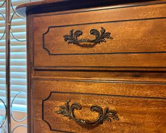 BUY IT NOW!$120.Tall 5-drawer dresser with brass pulls