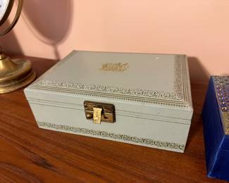 vintage jewelry box
