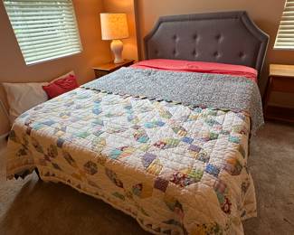 BUY IT NOW!$200. Gray upholstered Bed (Full)