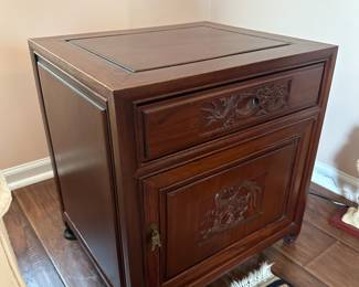 BUY IT NOW!$100. Dark wood nightstand/side table with asian motif carved accents 