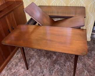 55 Hitchcock Butterfly Leaf Dining Table Expandedmin