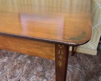 55 Hitchcock Dining Table Detailmin