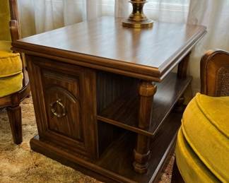 55 Vintage Storage Occasional Tablemin