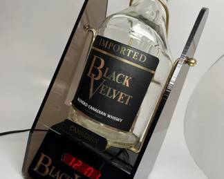 55 BV Whiskey Bar 1981 Clock min