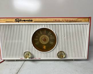 Sylvania radio