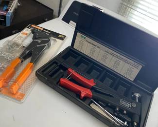 Hand Riveter And Thread Setter