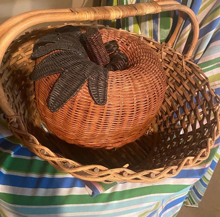 LARGE PLAINFIELD VINTAGE, FARMHOUSE, FURNITURE... starts on 11/4/2023