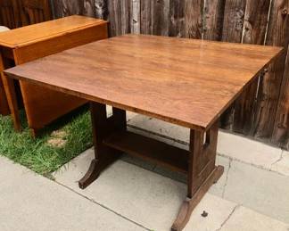 Oak Gatel Leg Table Open