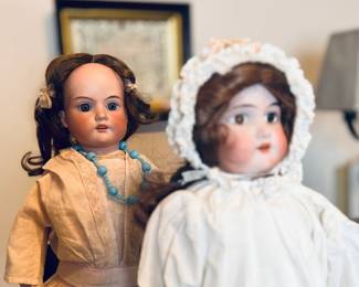 Left: Armand Marseille AM-370. Estate sale price: $100
Right: Armand Marseille Floridora. Estate sale price: $75