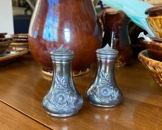 Pewter salt and pepper shaker.  No markings. Estate sale price: $20 (for the pair)