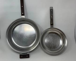 Vintage Farberware cookware in great condition.