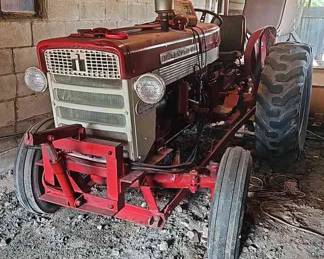  04 International 240 Utility Tractor