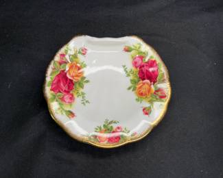 Small Shell Shaped Trinket Dish & Olive Tray