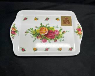 2 Large & 2 Small Melamine Sandwich Trays  OCR
