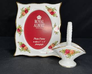 Old Country Rose Photo Frame & Basket