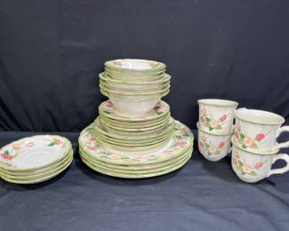 Poppy Trail by Metlox Sculptured Berry 4 Place Set